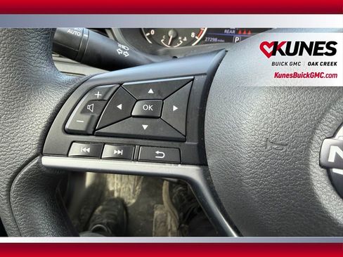 Used 2025 Nissan Altima 2.5 SV image 13