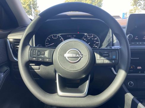 Used 2022 Nissan Rogue SV image 20