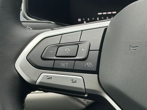 New 2026 Volkswagen Taos SE FWD image 16