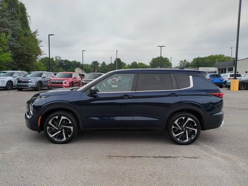 Used 2024 Mitsubishi Outlander AWD image 7