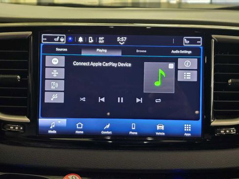 Used 2023 Chrysler Pacifica Touring-L FWD image 26