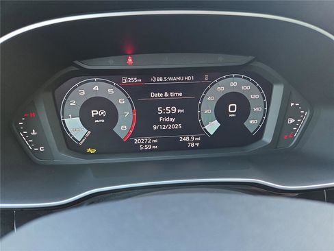 Used 2025 Audi Q3 2.0T Premium image 18