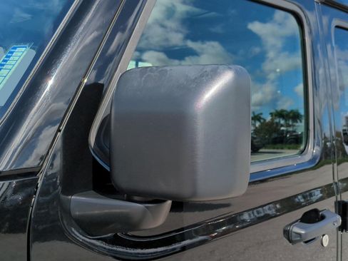 Used 2025 Jeep Wrangler Unlimited Sahara AWD/4WD image 25