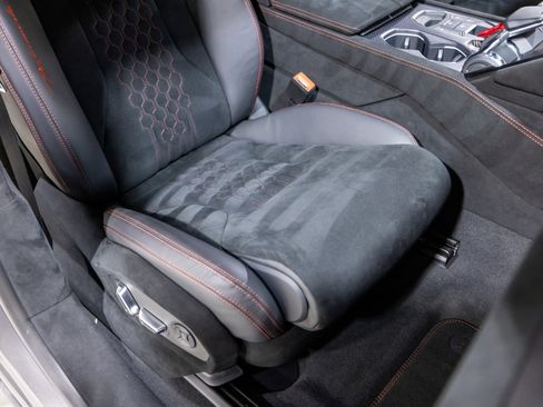 Used 2023 Lamborghini Urus Performante image 35