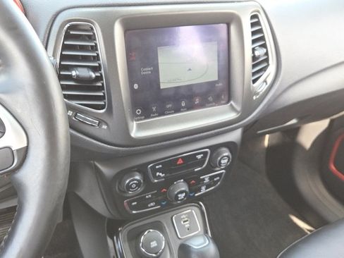 Used 2018 Jeep Compass Trailhawk w/ Navigation Group AWD/4WD image 19