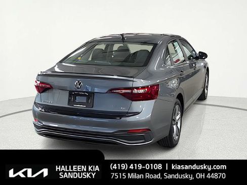 Used 2023 Volkswagen Jetta SE FWD image 5