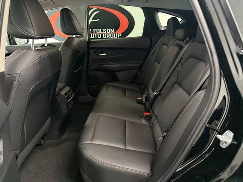 Used 2025 Nissan Murano SV AWD/4WD image 13