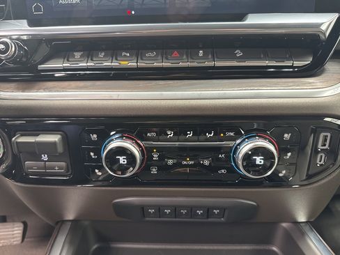 New 2026 GMC Sierra 2500 SLT w/ SLT Premium Package image 16