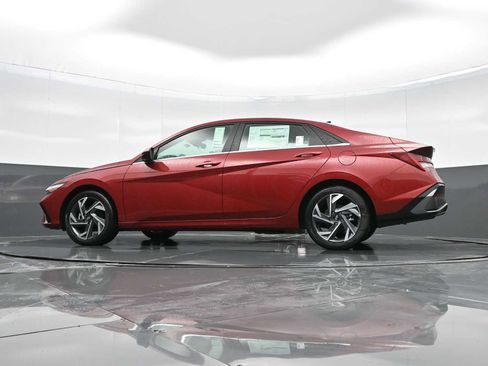 Used 2024 Hyundai Elantra SEL w/ Convenience Package image 31