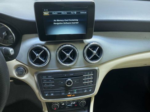 Used 2017 Mercedes-Benz GLA 250 4MATIC image 16