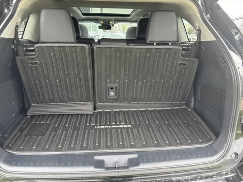 Used 2024 Toyota Highlander Platinum AWD/4WD image 29