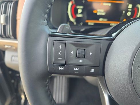 New 2025 Nissan Pathfinder Platinum image 32