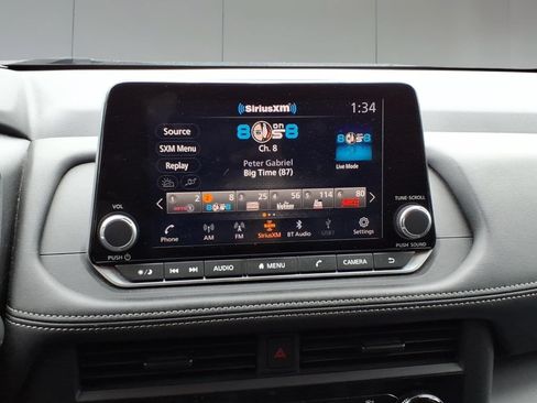 Used 2024 Nissan Rogue S AWD/4WD image 16