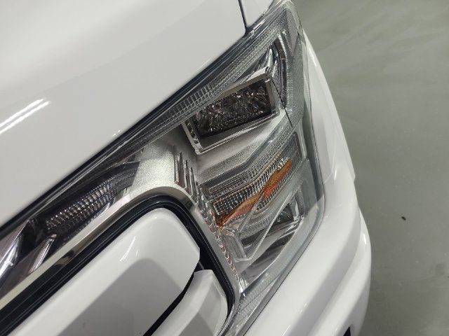 Used 2019 Ford F150 Lariat w/ Equipment Group 502A Luxury AWD/4WD image 27