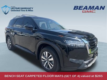 Used 2023 Nissan Pathfinder SL