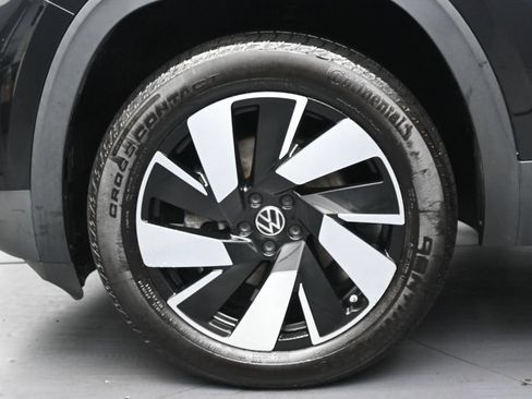 Used 2024 Volkswagen Atlas Cross Sport SEL AWD/4WD image 37