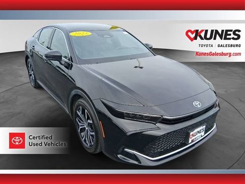 Used 2023 Toyota Crown AWD/4WD image 1