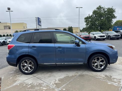 Used 2017 Subaru Forester 2.5i Touring AWD/4WD image 5