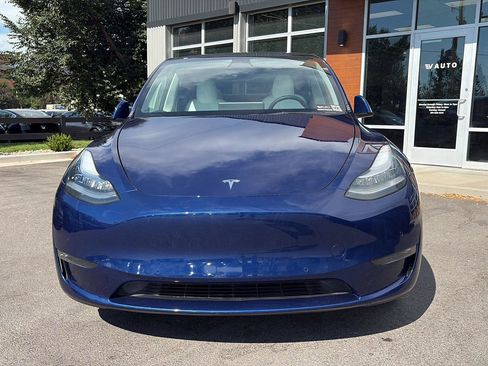Used 2022 Tesla Model Y Long Range AWD/4WD image 3