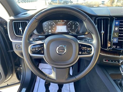 Used 2021 Volvo XC60 T6 Inscription image 16