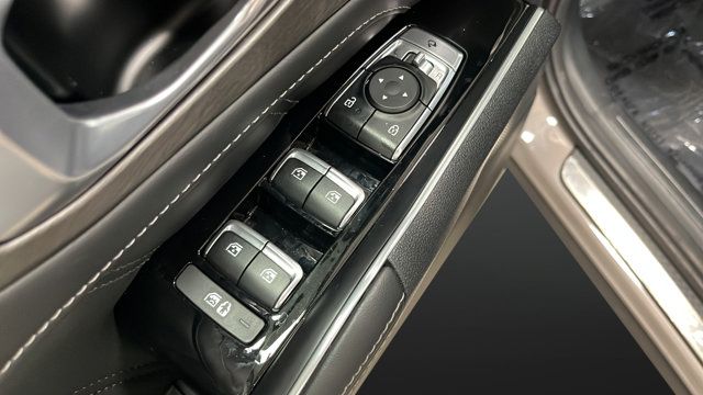 Used 2025 Kia Sorento SX AWD/4WD image 22