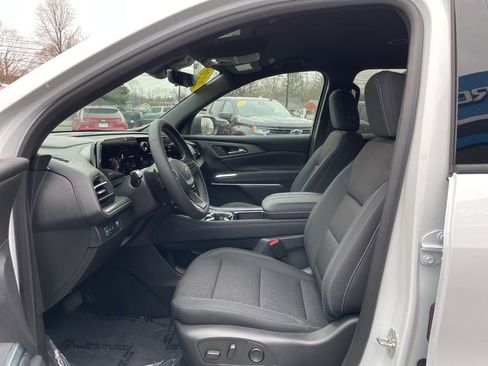 New 2026 Chevrolet Traverse LT w/ Driver Confidence Package image 4