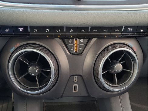 Used 2019 Chevrolet Blazer LT FWD image 15
