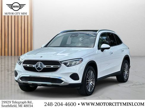 Used 2025 Mercedes-Benz GLC 300 4MATIC image 8
