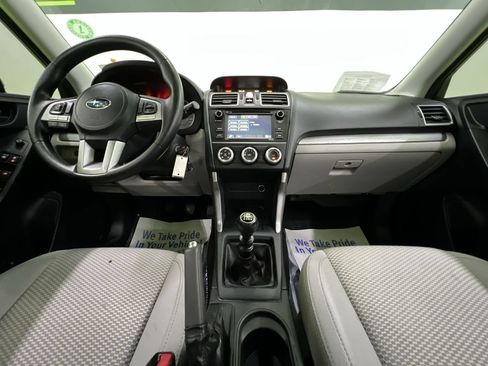 Used 2018 Subaru Forester 2.5i AWD/4WD image 18
