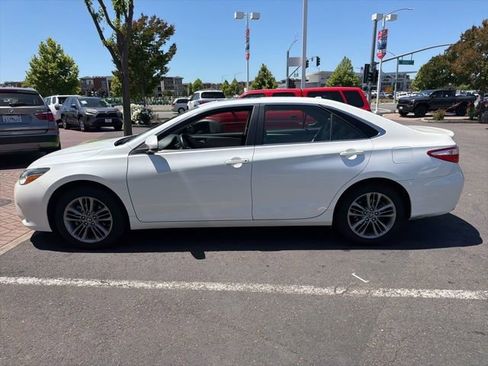 Certified 2017 Toyota Camry SE w/ Moonroof Package FWD image 11