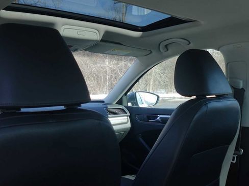 Used 2017 Volkswagen Passat 1.8T SE w/ SE Lighting Package image 27