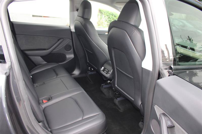 Used 2024 Tesla Model Y Long Range AWD/4WD image 11