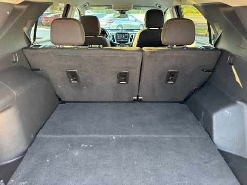 Used 2021 Chevrolet Equinox LT image 32