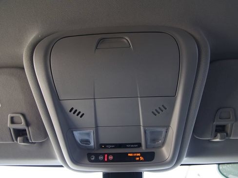Used 2020 Chevrolet Equinox LT FWD image 30