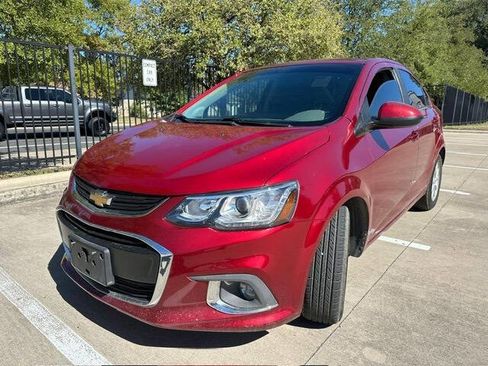 Used 2019 Chevrolet Sonic LT w/ Convenience Package image 2