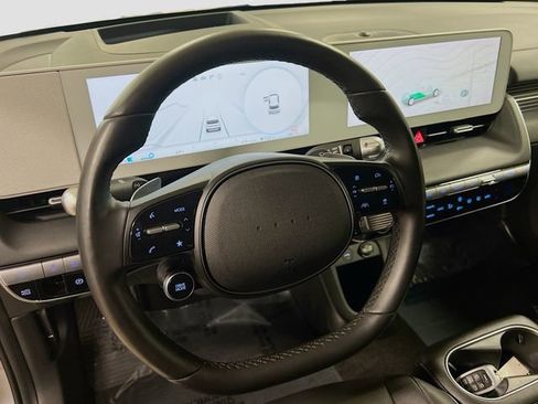 Used 2024 Hyundai Ioniq 5 Limited image 19