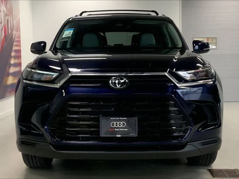 Used 2025 Toyota Grand Highlander AWD image 6