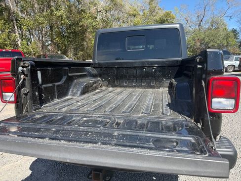 Used 2021 Jeep Gladiator Sport image 29