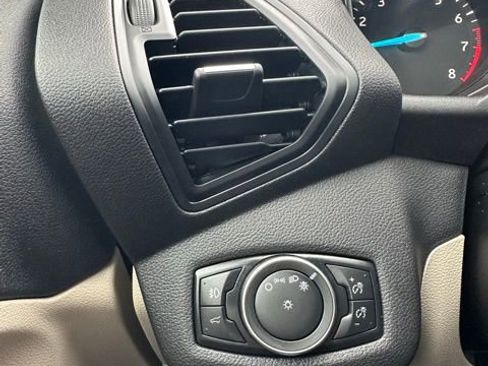 Used 2019 Ford Escape SEL AWD/4WD image 50