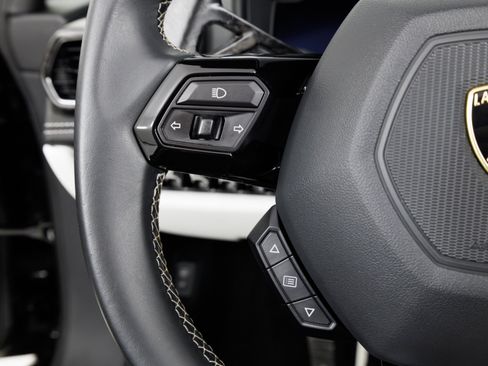 Used 2021 Lamborghini Huracan EVO RWD image 24