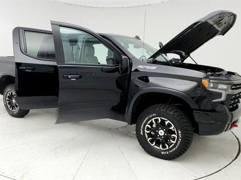 Used 2023 Chevrolet Silverado 1500 ZR2 w/ Technology Package image 13