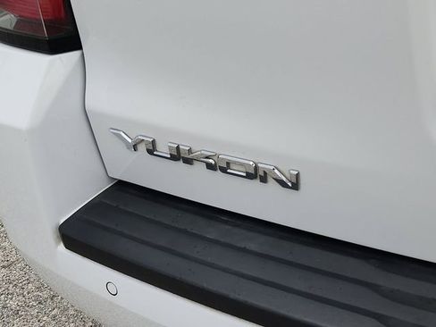 Used 2018 GMC Yukon SLT AWD/4WD image 18