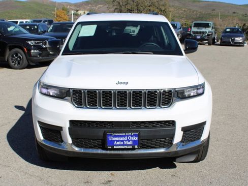 Used 2023 Jeep Grand Cherokee L Laredo image 2