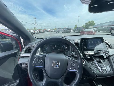 Used 2024 Honda Odyssey Sport image 10