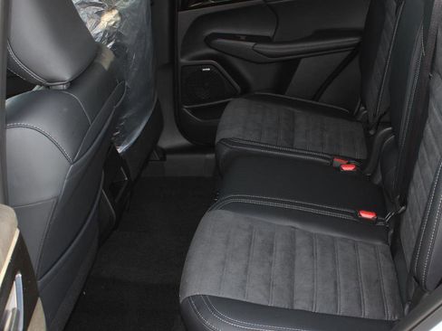 New 2026 Mitsubishi Outlander Trail Edition image 17