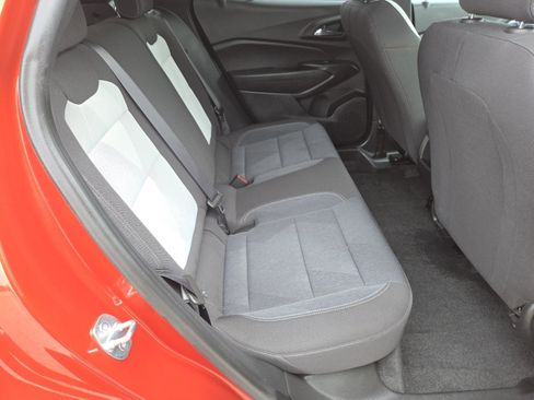 Used 2024 Chevrolet Trax RS w/ Driver Confidence Package FWD image 20