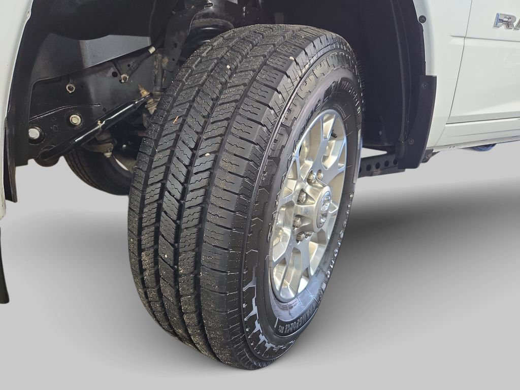 Used 2024 RAM 2500 Laramie AWD/4WD image 35