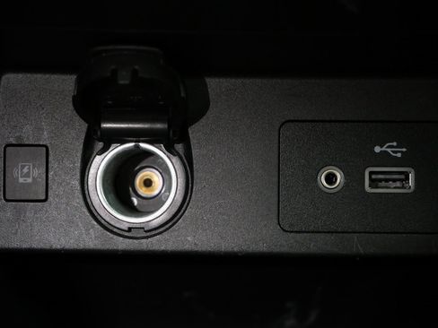 Used 2023 Nissan Versa SV image 20