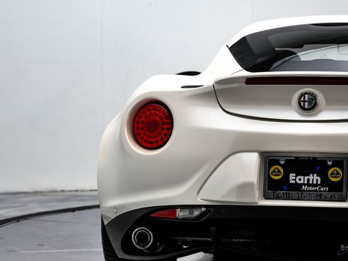 Used 2015 Alfa Romeo 4C Coupe w/ Leather Interior Group RWD image 14