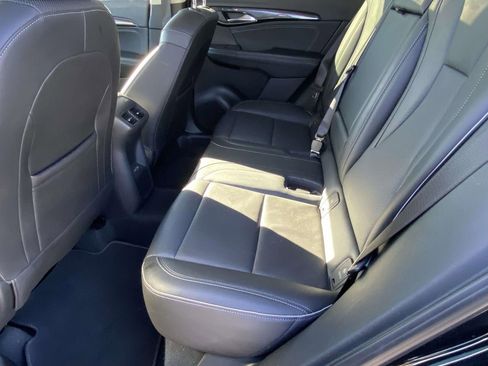 Used 2023 Buick Envision Essence image 10